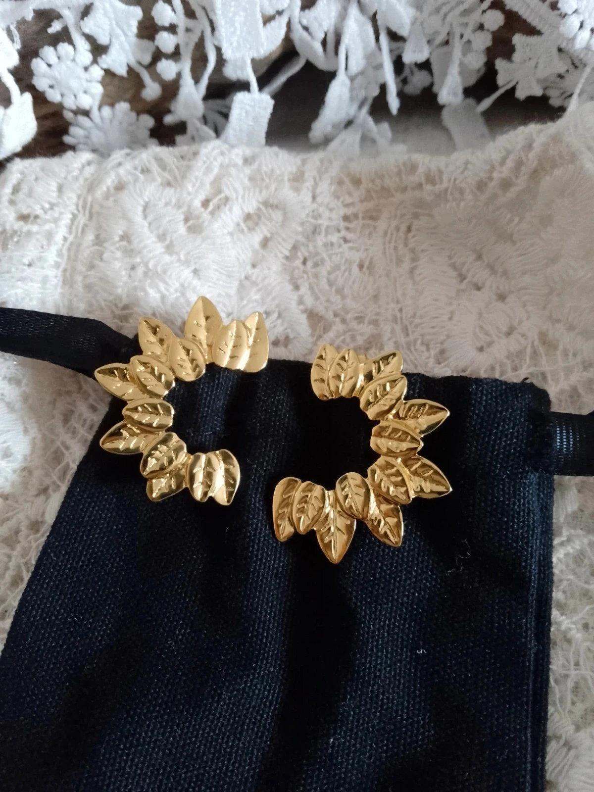 Boucles d'oreilles bohèmes feuilles dorées